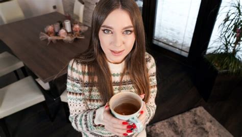 Snow Tea VR Porn Video VRPorn