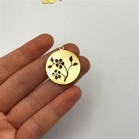 2 Pcs Raw Brass Flower Necklace Charm Flower Charm Round Disc Flower Pendant Plant Charm