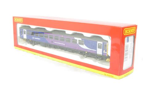 Hornby R2757 Class 153 Single Car Dmu 153324 In Northern Rail Livery