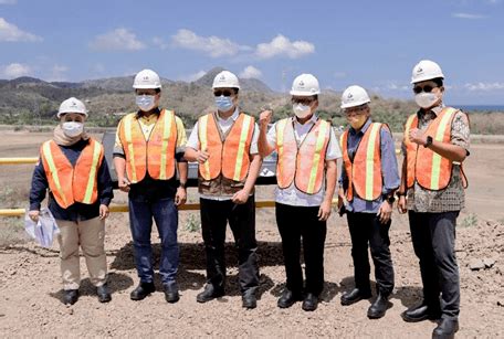 Minister of Energy and Mineral Resources Reviewing the Location of the ...