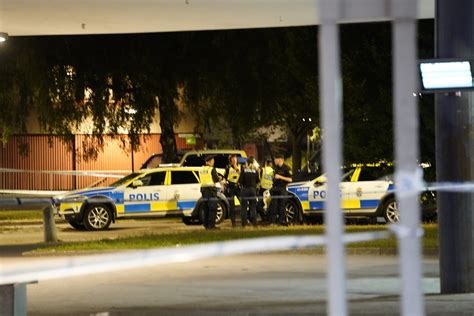 17 åring Får åtta års Fängelse För Polismord I Biskopsgården Dagens