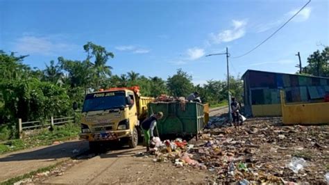 Prihatin Kondisi Sampah Di Takalar Warga Bali Hibahkan Tanahnya Ke