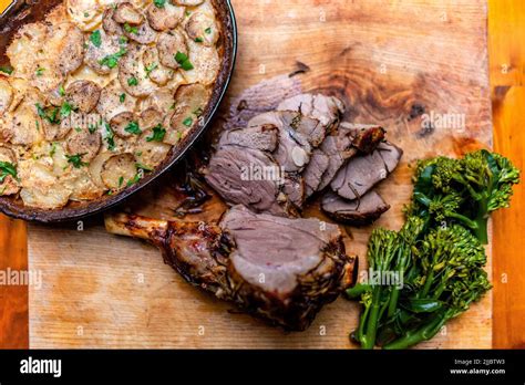 Lamb Roast Dinner Stock Photo - Alamy