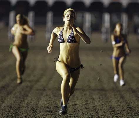 Atletismo Y Algo M S La Carrera Del Bikini Se Celebr En