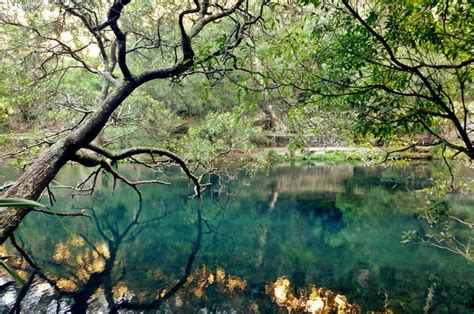 Blue Pool Lake, Jenolan Caves, NSW. | Jenolan caves, Blue pool, Lake