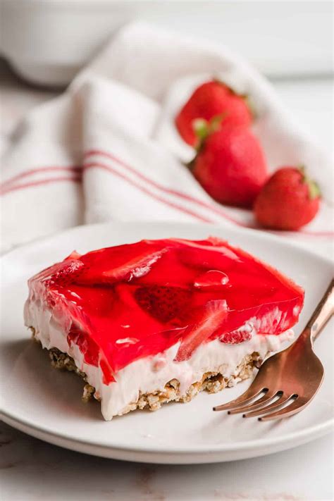 Strawberry Pretzel Salad Neighborfood