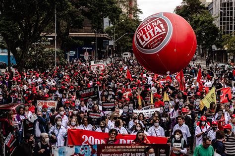 Servidores P Blicos Fazem Ato Contra Ratinho Jr Em Curitiba