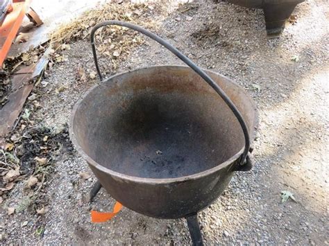 Old 25 Gallon Cast Iron Pot BigIron Auctions