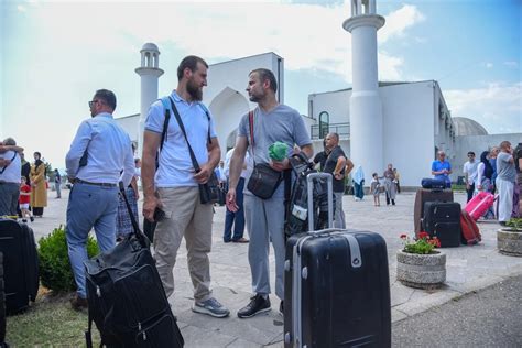 Karadağ dan ilk hac kafilesi Suudi Arabistan a yola çıktı Haberler