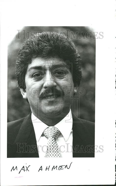 1989 Press Photo Max Ahmen business man wear pose Photographer Josefon ...