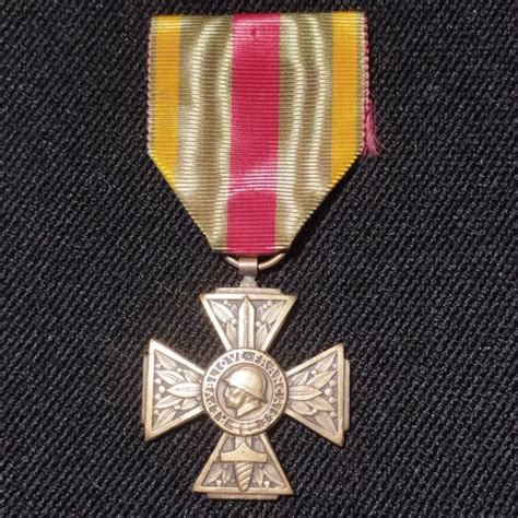 B12O MÉDAILLE MILITAIRE du combattant volontaire 1914 1918 french