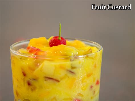 Fruit Custard Recipe: How To Make Fruit Salad With Custard - Boldsky.com