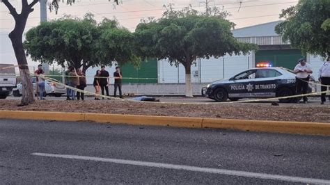 Muere motociclista al chocar contra un árbol en Aguaruto Culiacán