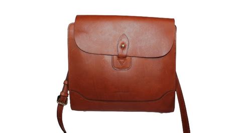 Shopthesalvationarmy Dooney And Bourke Vintage Inspired Crossbody 9 H X 10 W X 3 D 3976