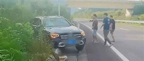 有蹊跷！桂林男子犯事后疯狂逃窜，不惜高速逆行撞警车，甚至试图喝农药自杀！ 刘某