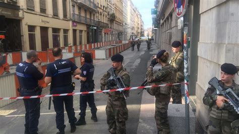 Un colis piégé explose dans une rue piétonne de Lyon au moins 13