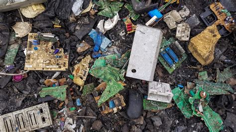 Top Solutions To E Waste Problems Great Lakes Electronics Blog