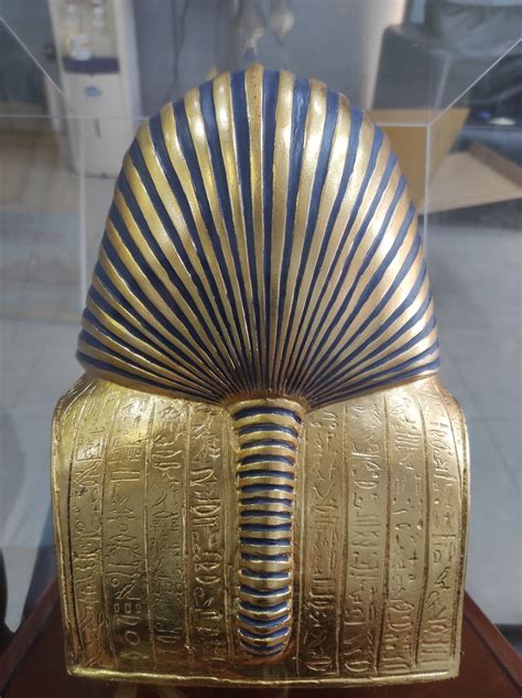 King Tutankhamun Gold Mask in Wooden Base large Size Museum - Etsy