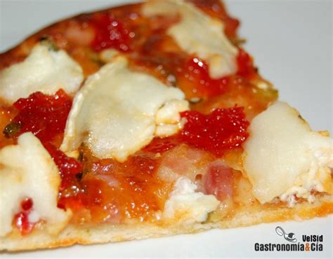 Receta De Pizza Con Queso De Cabra Y Pimientos Confitados Gastronom A