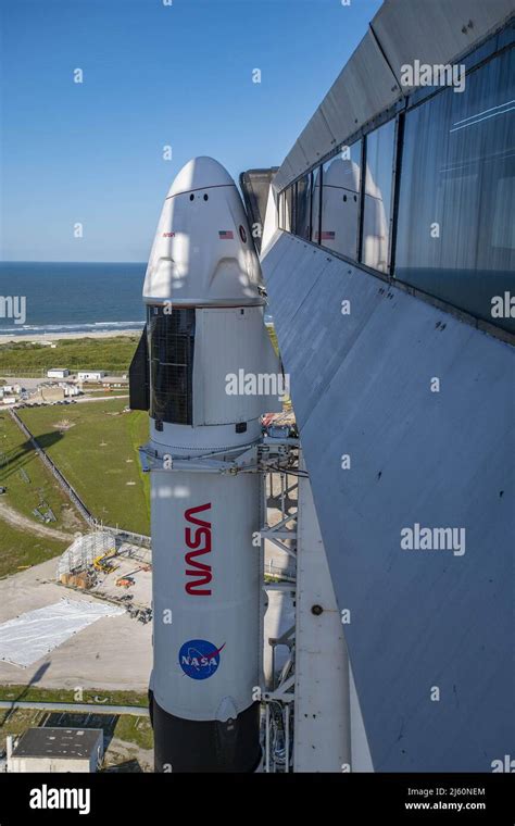 El Cohete Spacex Falcon Es Vertical Con El Drag N Crew De La Compa A