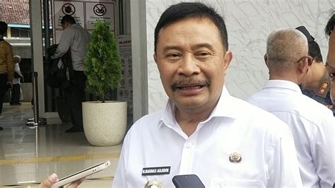 Pj Bupati Garut Minta Orang Tua Siswa Laporkan Sekolah Yang Memungut