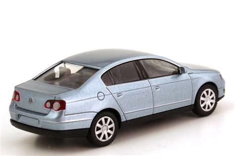 VW Passat Typ B6 Arctic Blue Silver Met Wiking 06401 In Der 1zu87