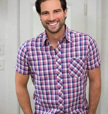 Scott McGillivray Bio, Entrepreneur, Age, Family, Wife, Net Worth