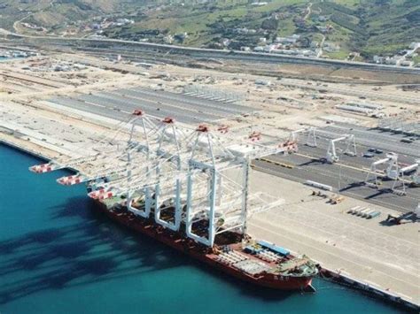 APM Terminals MedPort Tangier Receives Three New STS Cranes Ship