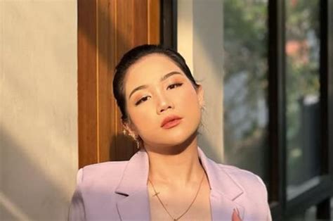 Potret TikToker Laura Siburian Yang Ngaku Lesbian Dan Pernah Pacaran