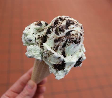 Mint Cookie Crunch Is Back Whitey S Ice Cream