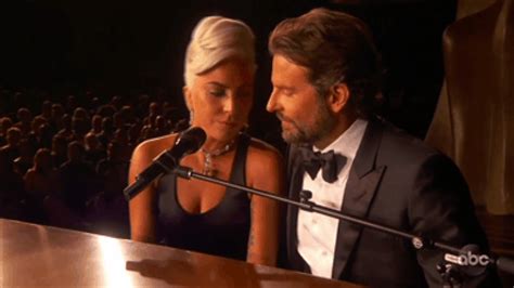 Cinco S Que Muestran Cuán íntimos Se Volvieron Lady Gaga Y Bradley