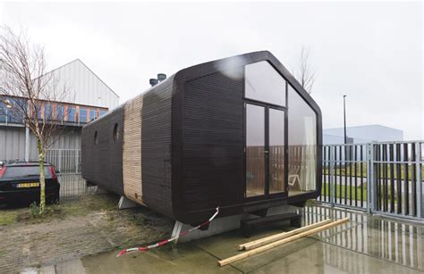 Wikkelhouse Casa De Cart N Con Estructura Modular Ecohabitar