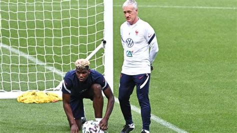 Equipe de France Deschamps envoie un message à Pogba