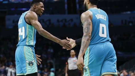 Miller Acierta 7 Triples Y Hornets Se Imponen 118 111 A Cavaliers