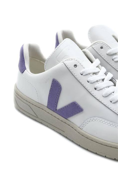 Basket Bas En Cuir Blanc Et Détails Mauve Pastel Veja