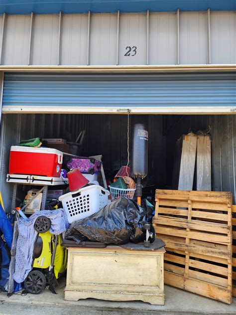 JAX Storage Unit Auction - Whipple Auction