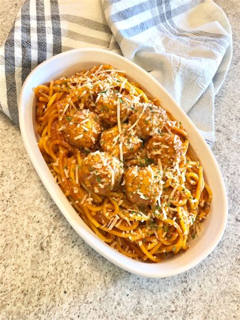 Instant Pot Spaghetti and Meatballs | Comfort Cooks