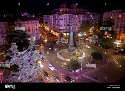 Piazza cinque giornate Banque de photographies et dimages à haute