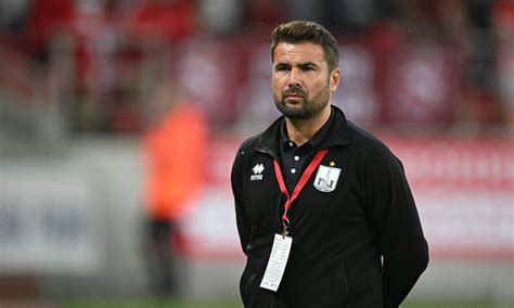 Adrian Mutu La Un Pas S Fie Dat Afar De La Neftchi Baku Chiar Am