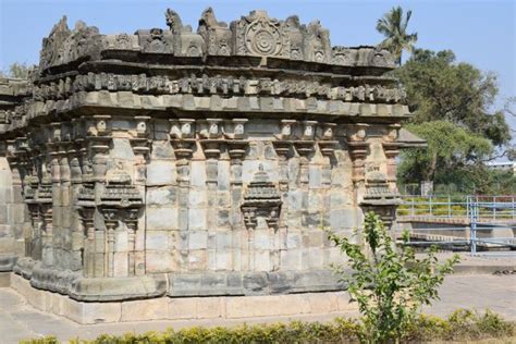 Lakkundi Manikeshwara