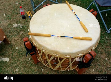 Aboriginal Canada Hand Drum Hi Res Stock Photography And Images Alamy