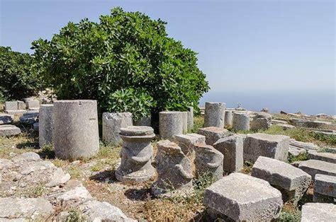 Visit Ancient Thera or Akrotiri? (This will help you decide!)