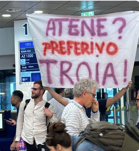 Olympiacos Fiorentina Tifosi Viola Dago Fotogallery