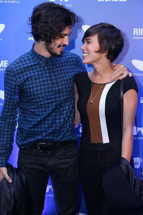 Foto Gabriel Leone E Carla Salle Posaram Juntos Antes Da Exibi O Do