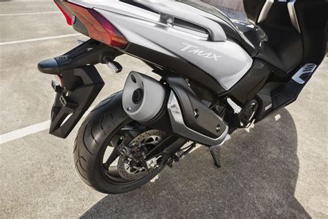 Motorrad Vergleich Yamaha Tmax Dx Vs Yamaha Tmax Tech Max