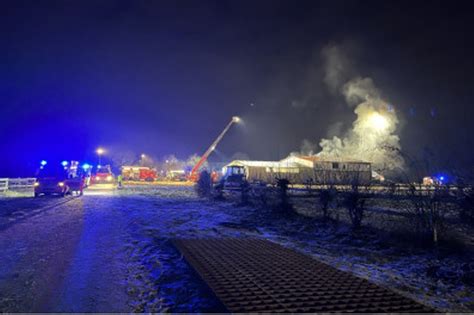 Freiwillige Feuerwehr Griesheim Einsatzkräfte löschen Brand auf