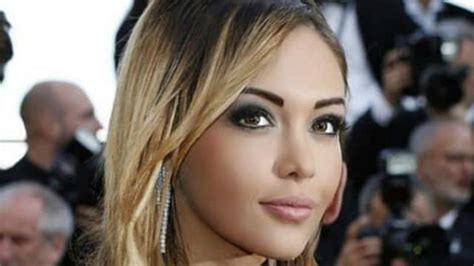 Nabilla a succombé au charme du rappeur Jul MCE TV