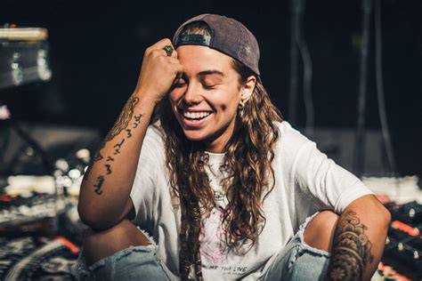 Tash Sultana Lyrics SongVerses