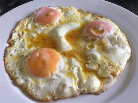 3 Fried Eggs In Lots Of Butter With Soft Runny Yolks And Crisped Edges Homemade Rfood