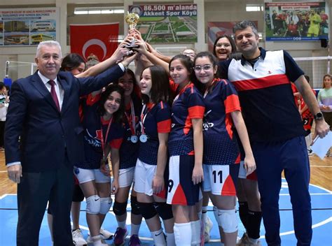 SANKO OKULLARI KIZ VOLEYBOL TAKIMI İL İKİNCİSİ OLDU Özel Sanko Okulları